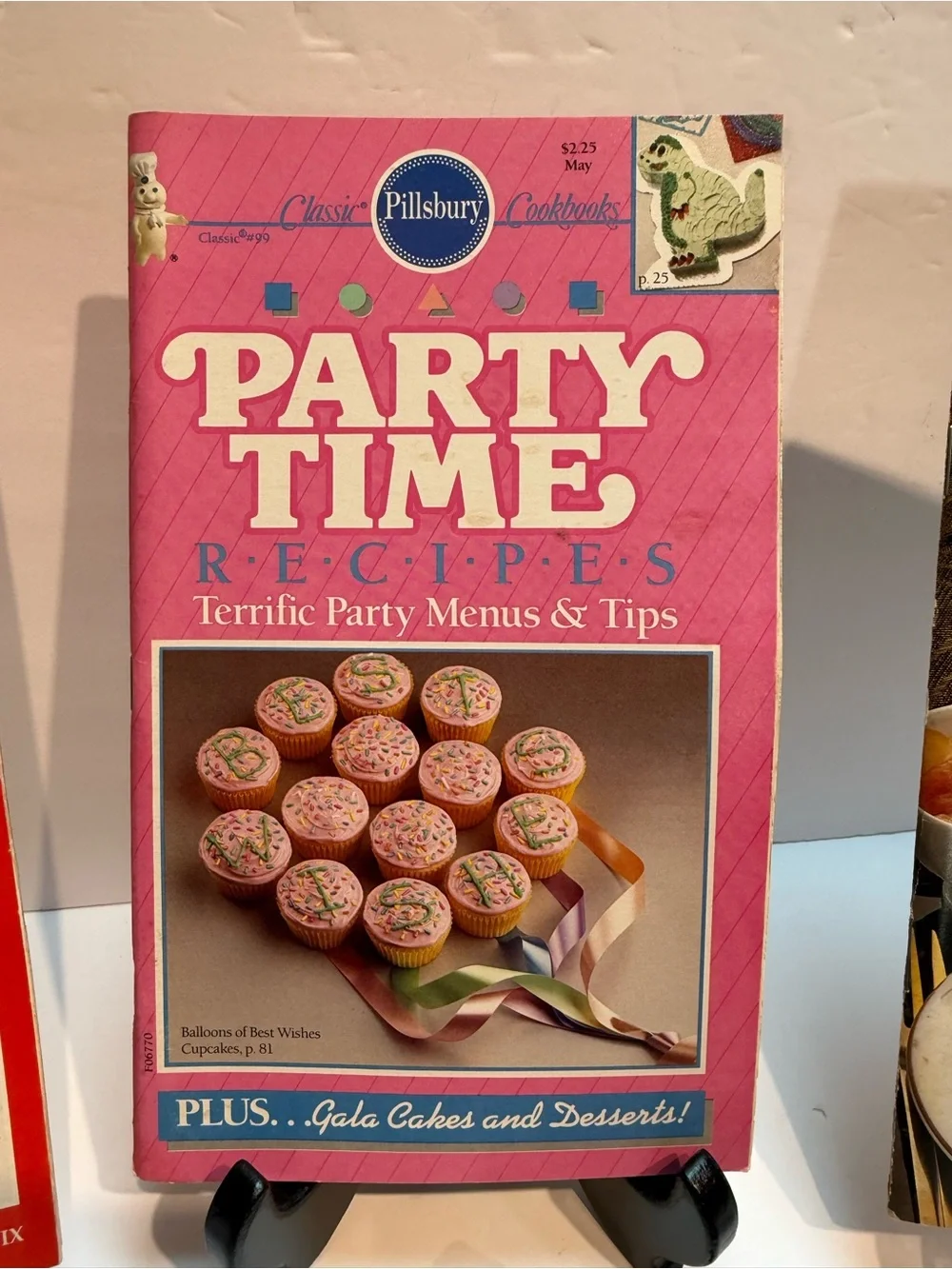 Set of 5 Vintage Pillsbury Cook Books - 1980's